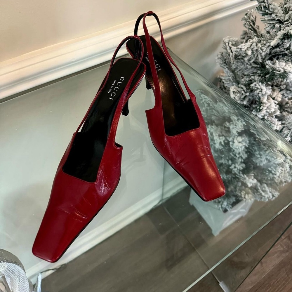 Gucci - Vintage ‘94 Gucci Leather Slingbacks with a rhinestone G